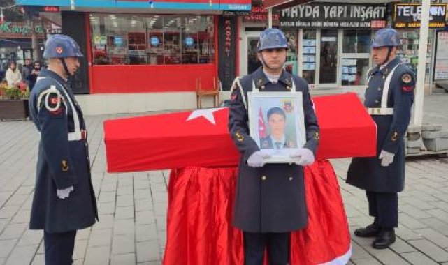 Depremde hayatını kaybeden astsubay son yolculuğuna uğurlandı