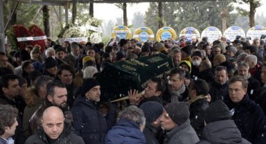 Depremde hayatını kaybeden Berkhan Eminsoy İstanbul'da toprağa verildi