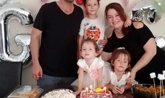 Depremde hayatını kaybeden polis memuru, eşi ve 3 çocuğu yan yana toprağa verildi