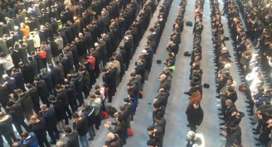 Depremde hayatını kaybedenler için gıyabi cenaze namazı