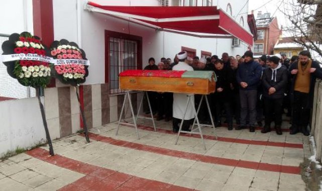 Depremde ölen 1'i bebek 4 kişi, Bolu'da toprağa verildi