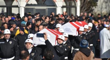 Depremde ölen polis çift ile kızları toprağa verildi