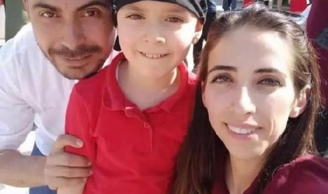 Depremde ölen teğmen Fulya ile oğlu son yolculuklarına uğurlandı