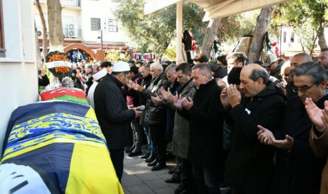 Depremde ölen turist rehberi ile sigorta temsilcisi Kuşadası'nda toprağa verildi