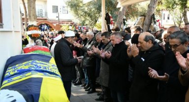 Depremde ölen turist rehberi ile sigorta temsilcisi Kuşadası'nda toprağa verildi