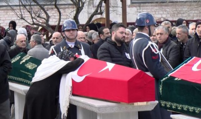 Depremde ölen uzman çavuş ve 7 yaşındaki oğlu İstanbul'da son yolculuğuna uğurlandı