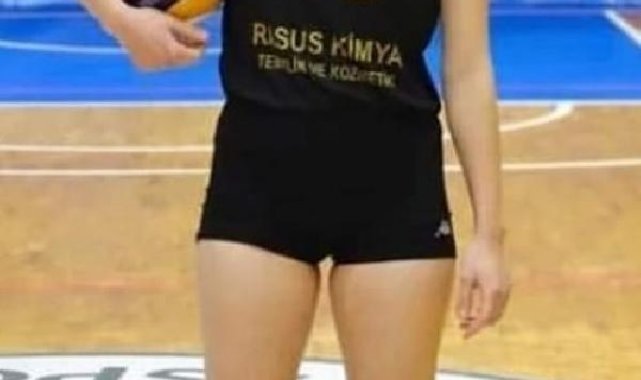 Depremde ölen voleybolcu Gözde Öztürk, Ordu'da toprağa verildi