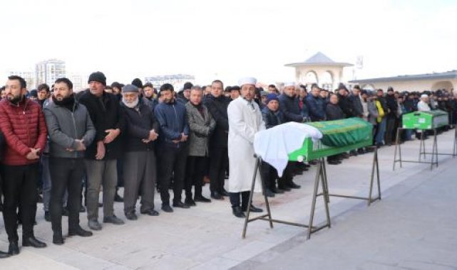 Depremde ölen voleybolcu Resul ile Rumeysa öğretmen, Afyonkarahisar'da defnedildi