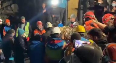 Depremden 160 saat sonra çıkarıldı