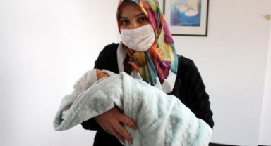 Depremden kaçıp geldiği Antalya'da ikinci bebeğini dünyaya getirdi
