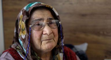 Depremden kurtuldu, geride bıraktığı 7 çocuğu ve 12 torunu için gözyaşı döküyor