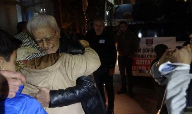Depremden sağ kurtulan vatandaş: Dışarıya çıkmaya çalıştık, bizi duvardan duvara fırlattı