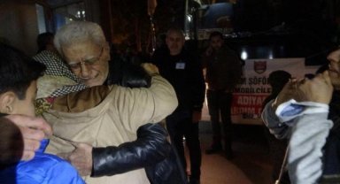 Depremden sağ kurtulan vatandaş: Dışarıya çıkmaya çalıştık, bizi duvardan duvara fırlattı