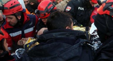 Depreme markette yakalanan Melisa, 123 saat sonra kurtarıldı
