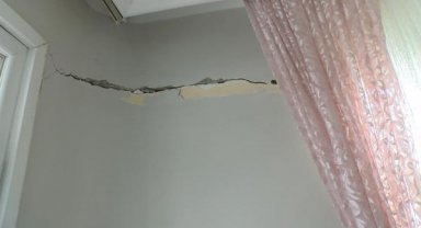Depremi Gaziantep'te yaşadı, İstanbul'da kolonları çatlamış evine sığındı 