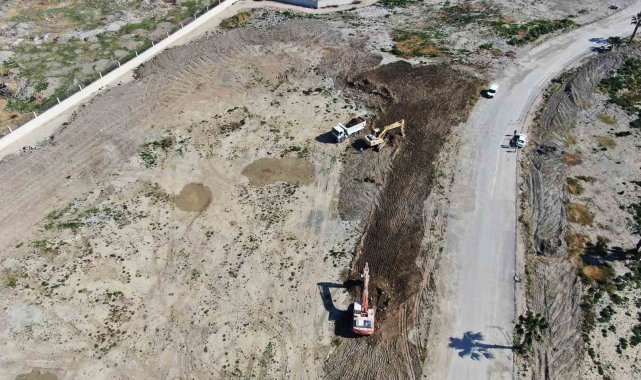 Depremzede aileleri yeni yaşam alanına kavuşturmak için çalışıyorlar