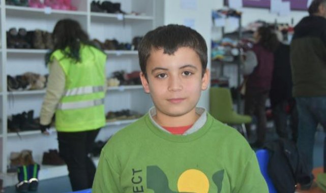 Depremzede Alperen, yapboz kutusundan çıkan parayı iade etti