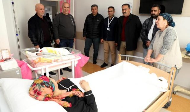 Depremzede anneler doğum yaptı: Elisa Mucize, Masal ve Gülneva dünyaya geldi