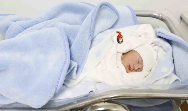 Depremzede annenin bebeği Kocaeli'de doğdu