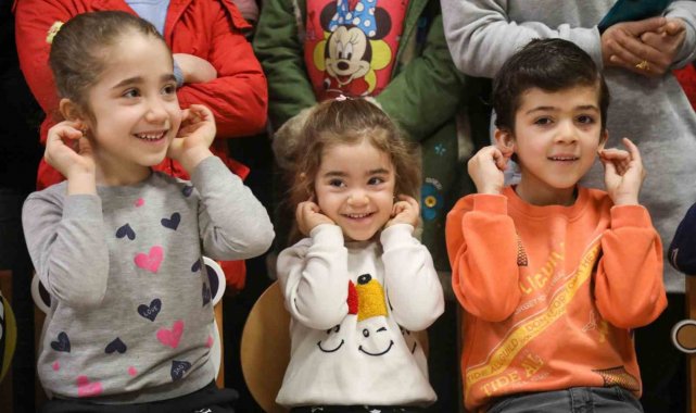 Depremzede çocuklar Büyükşehir'le güldü