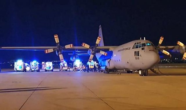 Depremzedeler, Hava Kuvvetleri'ne ait uçaklarla Ankara'ya getirildi