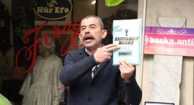 Depremzedeler için antika ve kitap mezadı