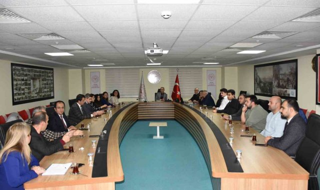 Depremzedeler için verilen sağlık hizmetleri değerlendirildi