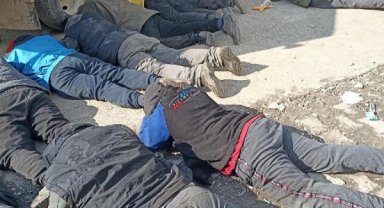 Depremzedelere gönderilen 6 TIR'lık gıda malzemesini çalmışlar