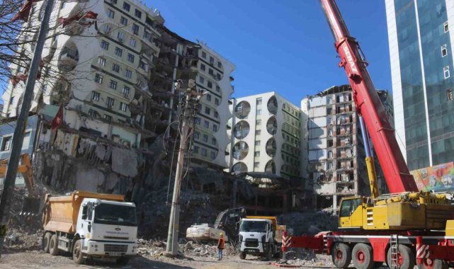 Diyarbakır depreminde 3 avukat hayatını kaybetti