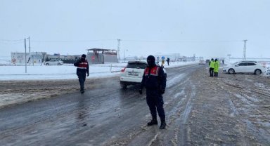 Diyarbakır-Şanlıurfa kara yolunda aksamalar yaşanıyor