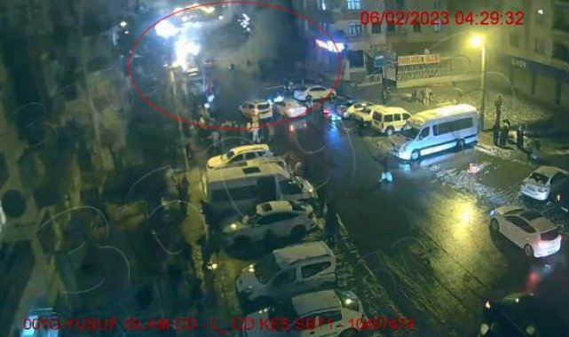 Diyarbakır'da 7.7 büyüklüğündeki depremde bazı binaların yıkılması KGYS kameralarında