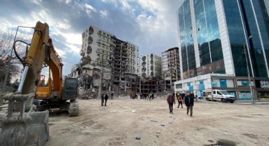 Diyarbakır'da 89 kişinin öldüğü Galeria'daki AVM ve 3 blok yıkılıyor