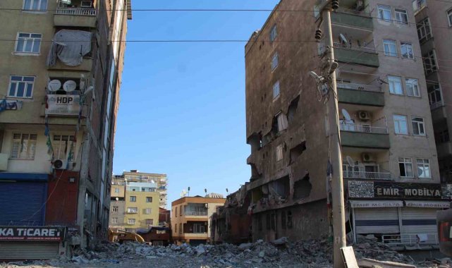 Diyarbakır'da Dündar Apartmanı'nın enkazında çalışmalar tamamlandı