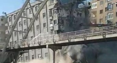 Diyarbakır'da yıkım sırasında 9 katlı bina çöktü; o anlar kamerada