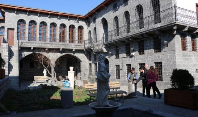 Diyarbakır'daki Mar Petyun Keldani Kilisesi, kapılarını depremzedelere açtı