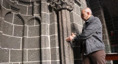 Diyarbakır'daki tarihi yapıların çoğu hasarsız; 'Şimdiki gibi 2 yılda koca binalar dikmiyorlardı'