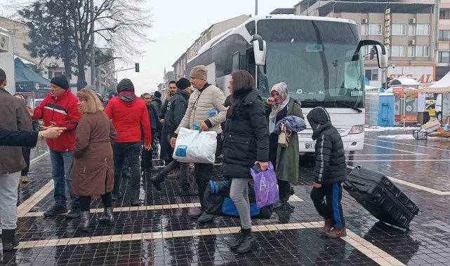 Düzce depremzedelere kapılarını açtı