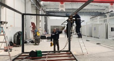Düzce Valiliği depremzedeler için 2 fabrikada konteyner üretiyor