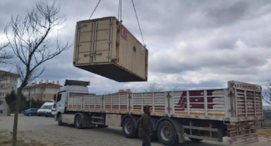 Edirne'den deprem bölgesine 3 TIR ve 4 kamyon dolusu tıbbi yardım