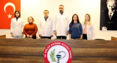 Edirneli eczacılardan depremde ölen meslektaşları için saygı duruşu