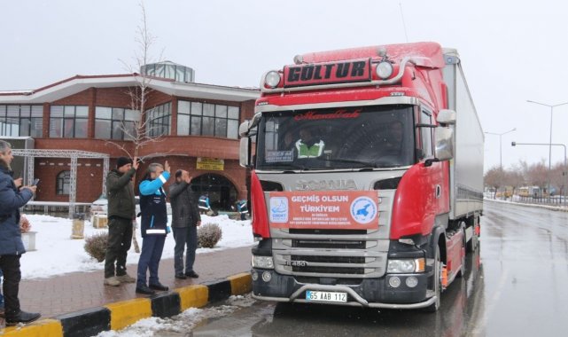 Edremit Belediyesinden deprem bölgesine 6 tır ihtiyaç malzemesi