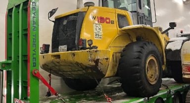 Ek bilgi ve fotoğrafla İstanbul'dan gemiyle iş makinaları deprem bölgesine gönderildi