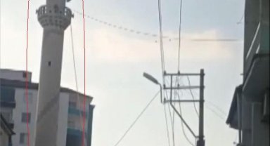 Elazığ'da depremde hasar gören minarenin yıkımı yapıldı