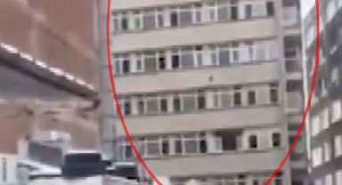 Elazığ'da tahliye edilen binanın beşik gibi sallanması kamerada