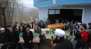 Elbistan'da enkazda kalan 5 kişilik aile toprağa verildi