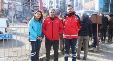 Enkaz alanına ilk ulaşan sağlıkçılardan Semiha: 2 aylık bebeği korumak için montumun arasına koydum