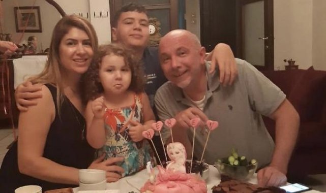 Enkaz altında birbirlerine sarılı bulunan 4 kişilik aile toprağa verildi
