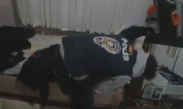 Enkaz altındaki depremzedeyi arayıp dalga geçen 3 şüpheliden ikisi tutuklandı