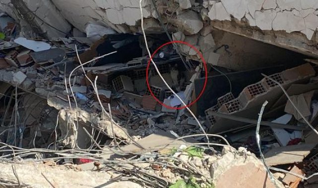 Enkazda kalan 'Çitos' için arama-kurtarma çalışması