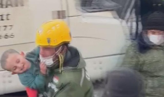 Enkazdan 159 saat sonra çıkarıldı: 3 yaşındaki Yavuz mucizenin adı oldu